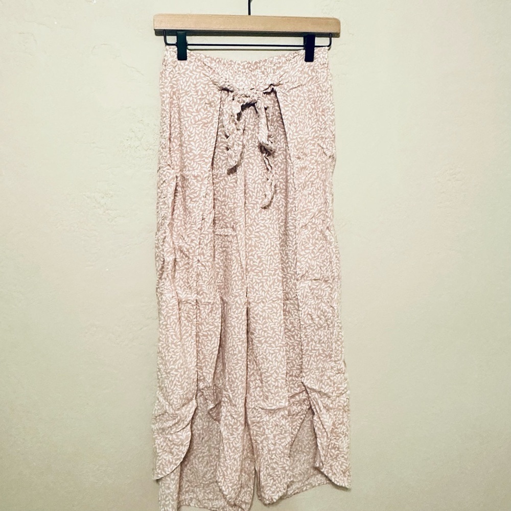 Salty Lemon Women's Boho wrap side slit Light pink Pants size Large EUC